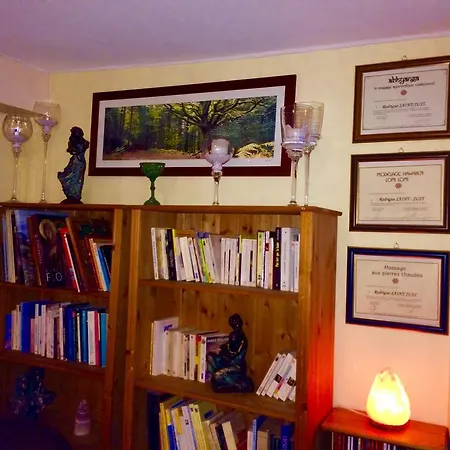 Chambres D'hotes La Maison Du Graal Bed & Breakfast