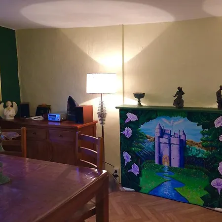 Chambres D'hotes La Maison Du Graal Bed & Breakfast *